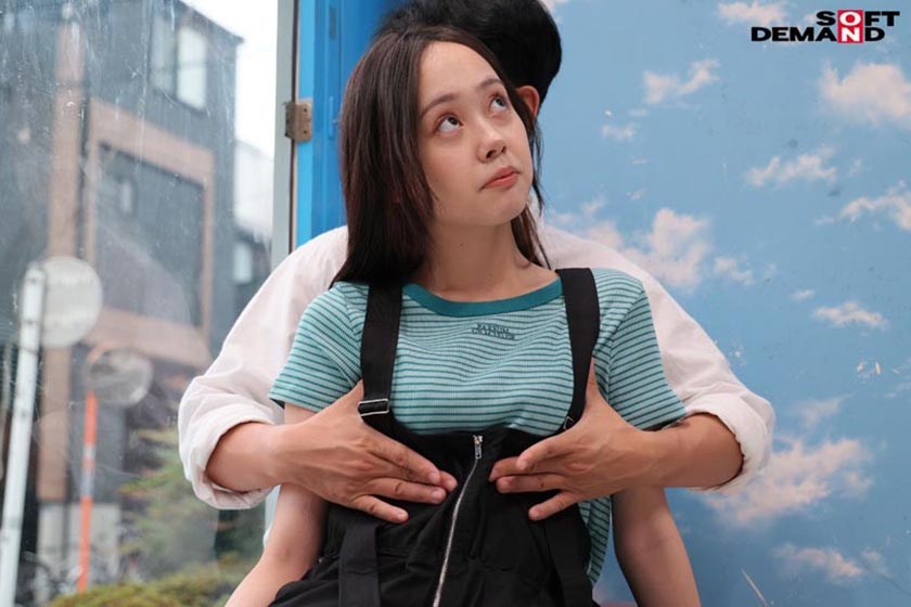 マジックミラー号 オーバーオール姿の美巨乳大学生限定！！ 初めてのDEEP乳揉みで感度を上げて素人娘とガチSEXAVパケ写7