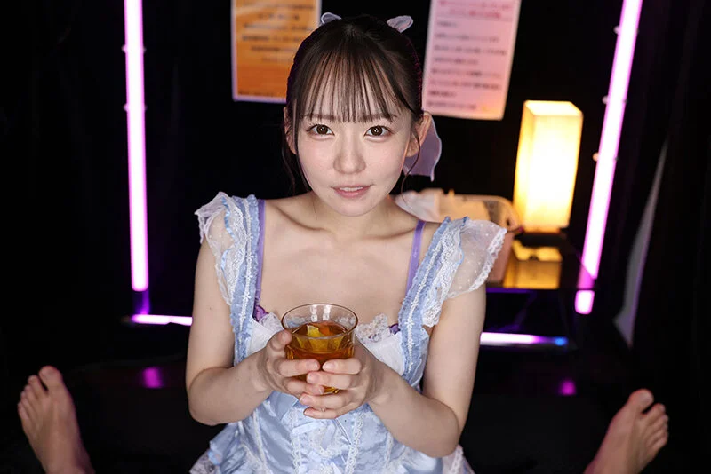 【VR】これぞ8K！顔面特化アングルVR ～射精特化！彼女がこっそりピンサロ体験入店！興奮したボクはもう精子が止まらない連続射精フェラチオでイカされまくり…～ 西元めいさアダルトVRパケ写9