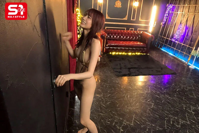 ガチムチ男まみれのおま●こイカセ部屋に10時間とじ込められたプチカワ少女 未歩ななAVパケ写1