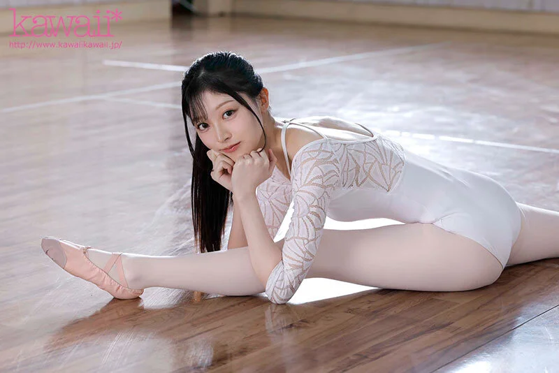 【VR】バレエの天才少女‘清野咲’VR解禁 ウエスト52cm美乳くびれボディを作った膣奥からじっくりほぐす秘密のえちえちストレッチ 清野咲アダルトVRパケ写2